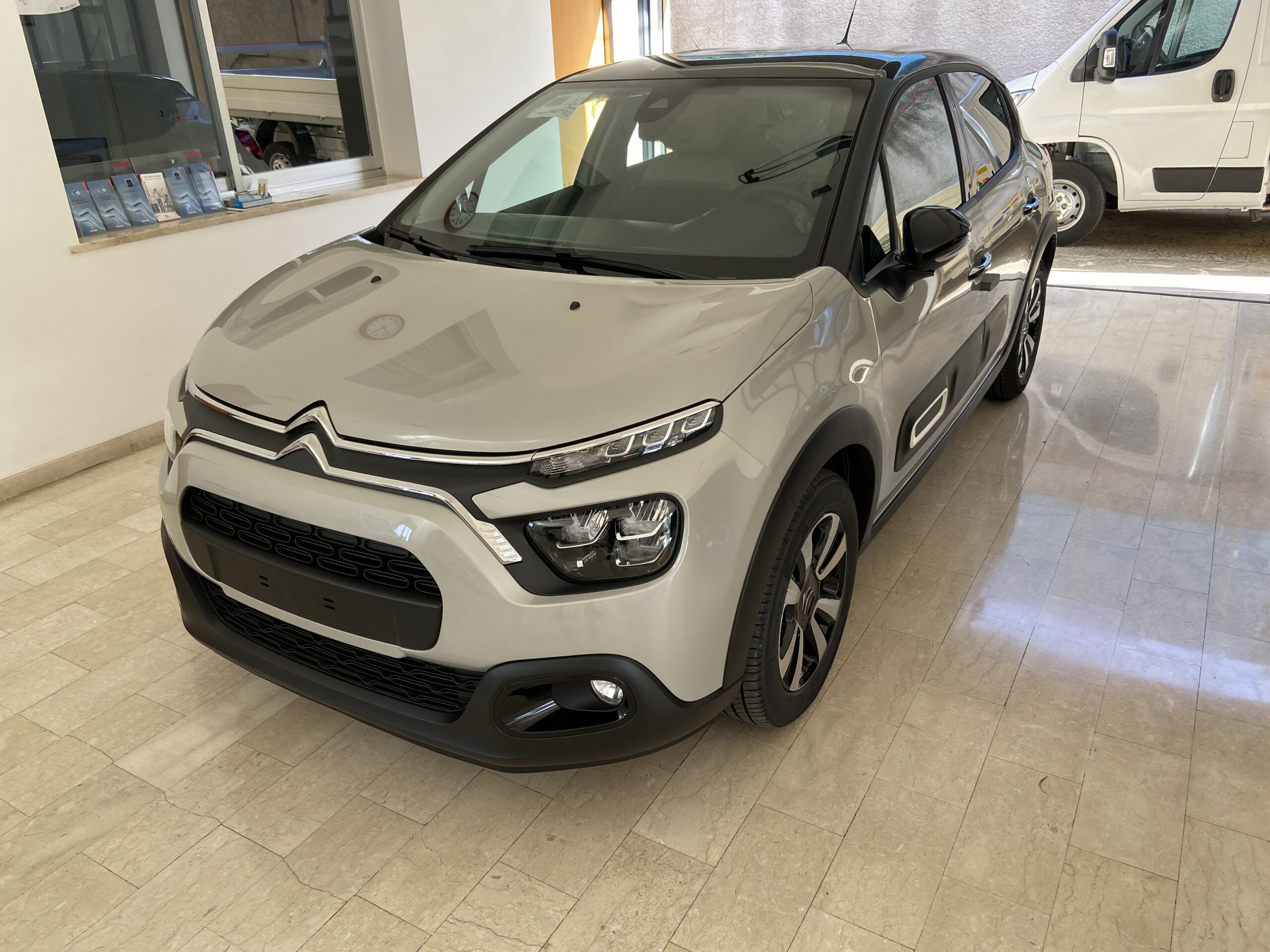 Citroen C3 MAX 1.2 PURE TECH 83CV   OFFERTA KM0